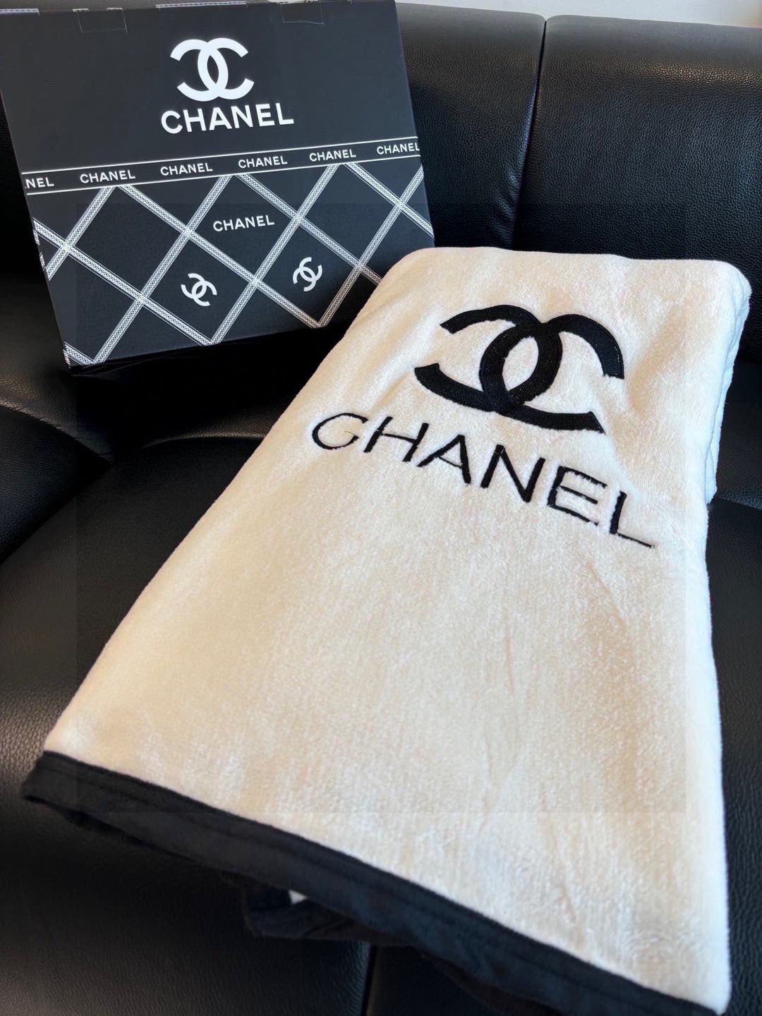 CC Blanket White Milk Fleece 492854