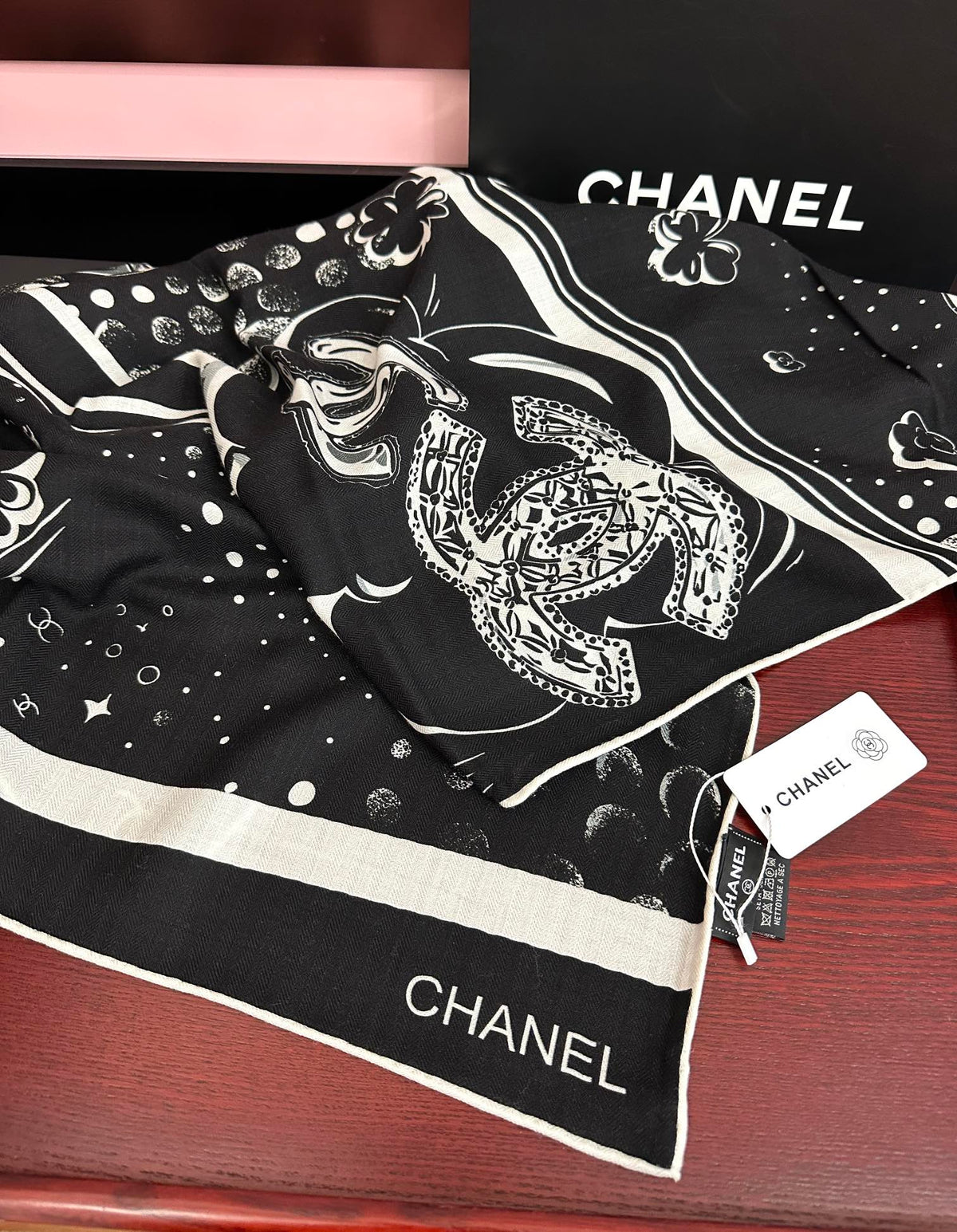 CC Camellia Letter Print 140cm Black White Black Cashmere 153107