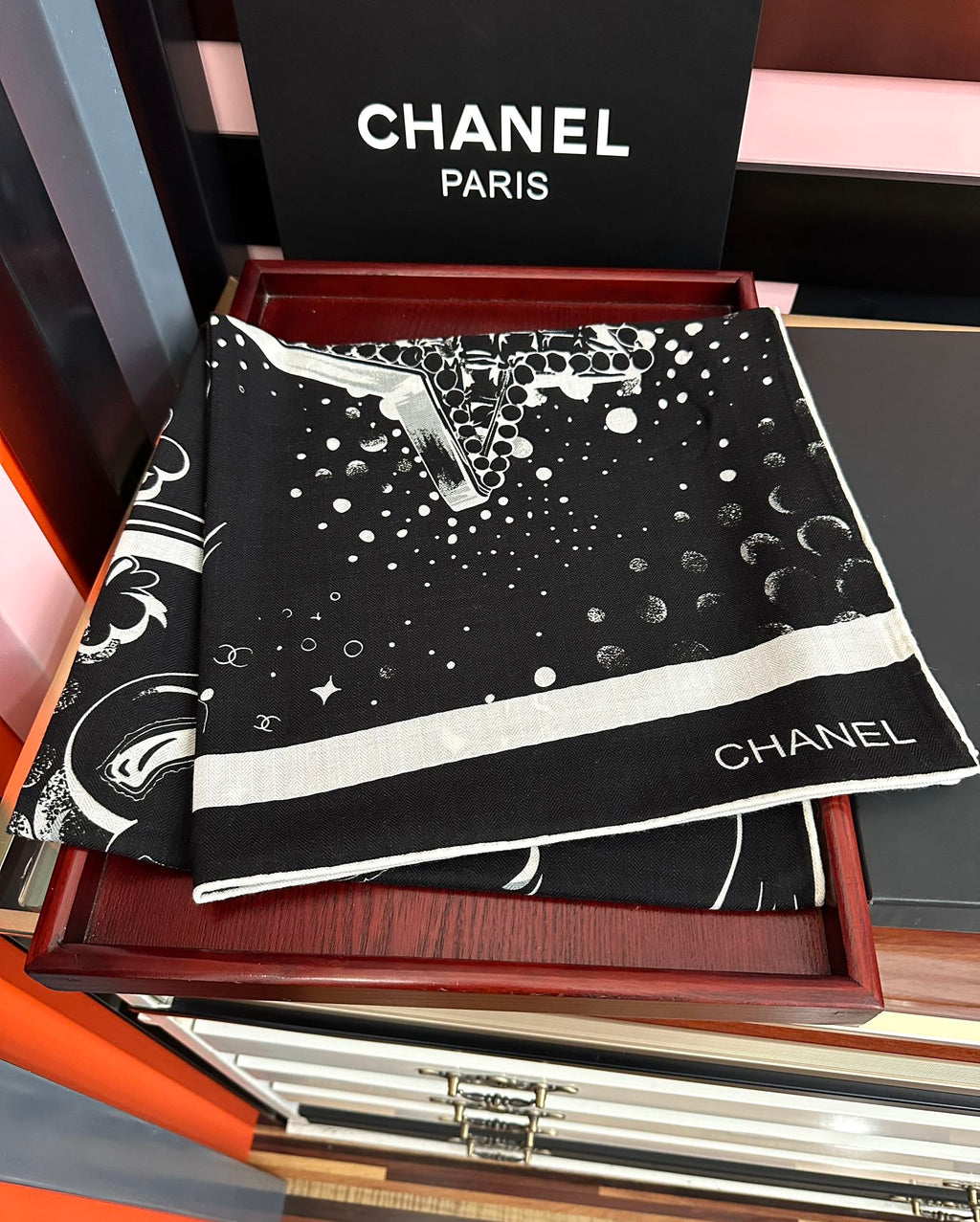 CC Camellia Letter Print 140cm Black White Black Cashmere 153107