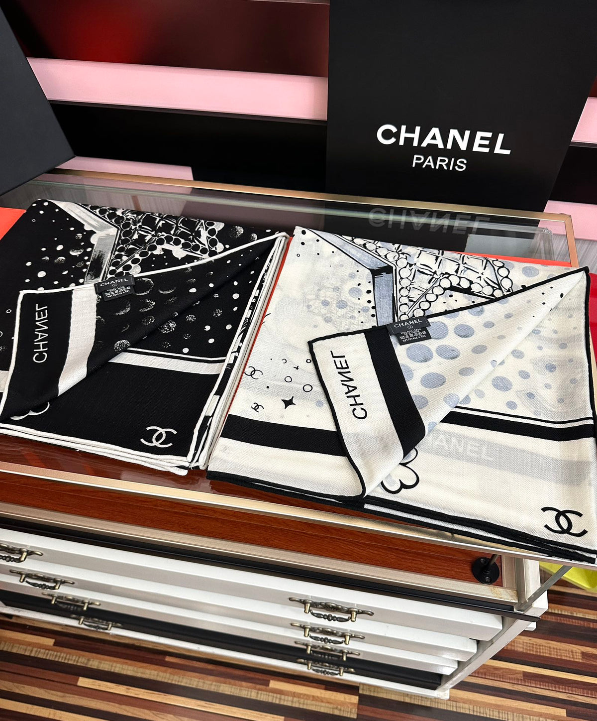 CC Camellia Letter Print 140cm Black White Black Cashmere 153107