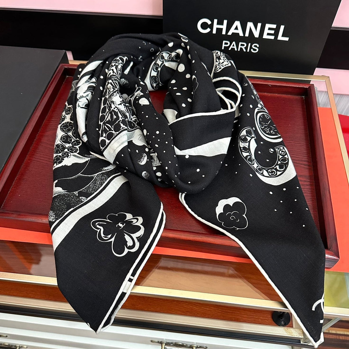 CC Camellia Letter Print 140cm Black White Black Cashmere 153107