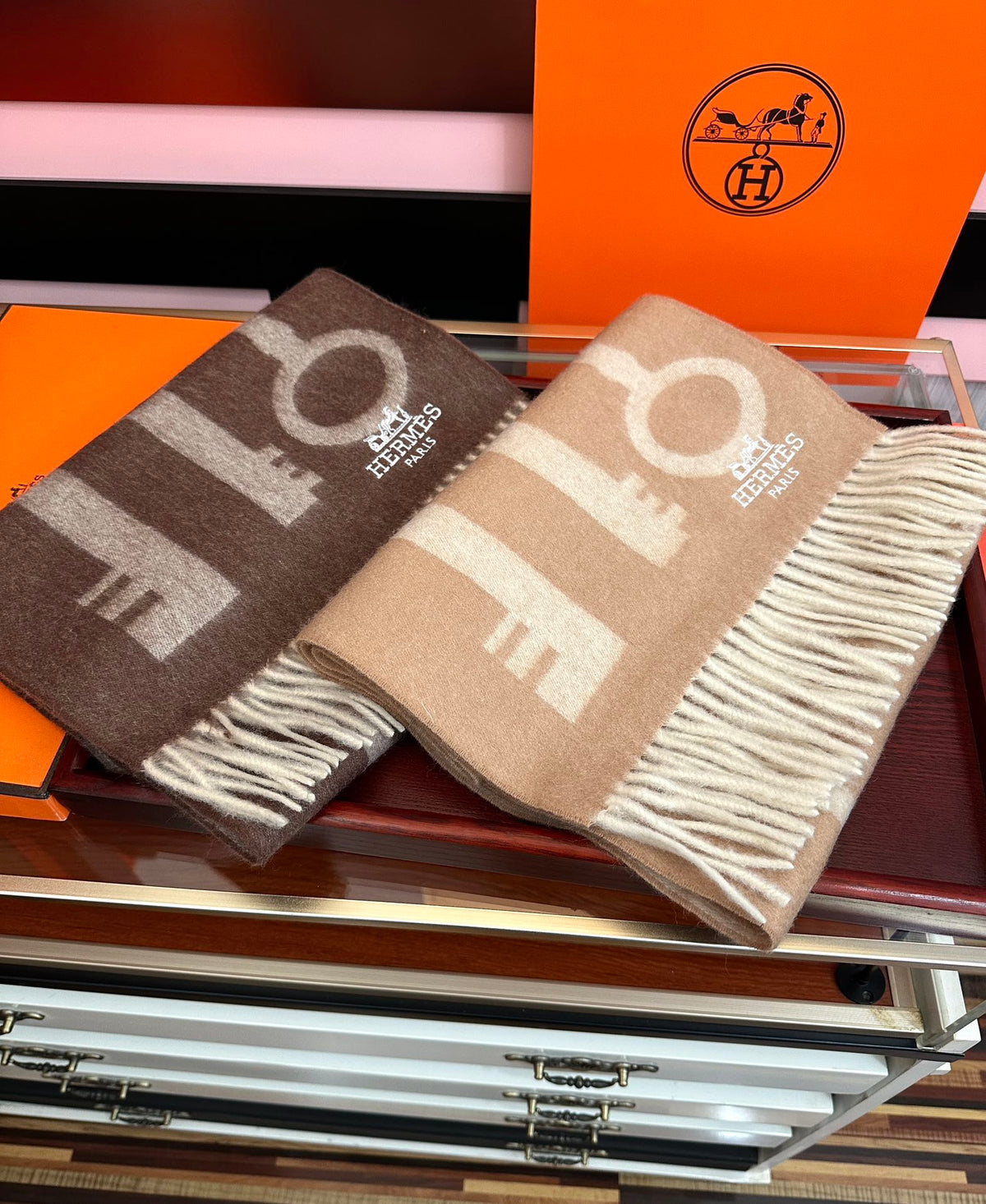 HM 26s Casaque Porte-Clefs Muffler 180 cm Camel Cashmere 153117