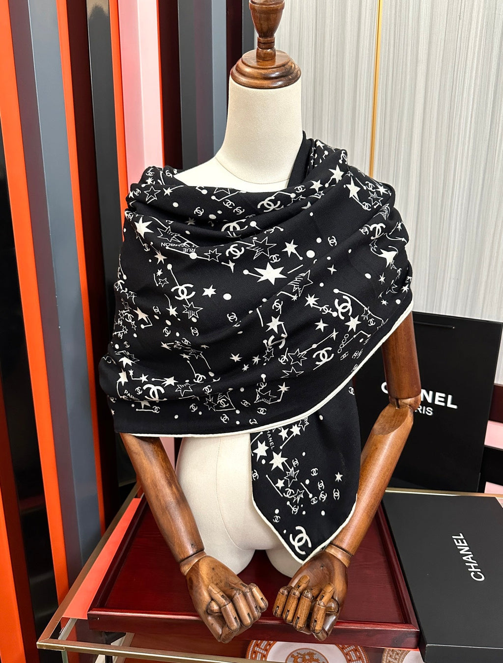 CC 26s Start Scarf 140x140cm Black Cashmere 271201