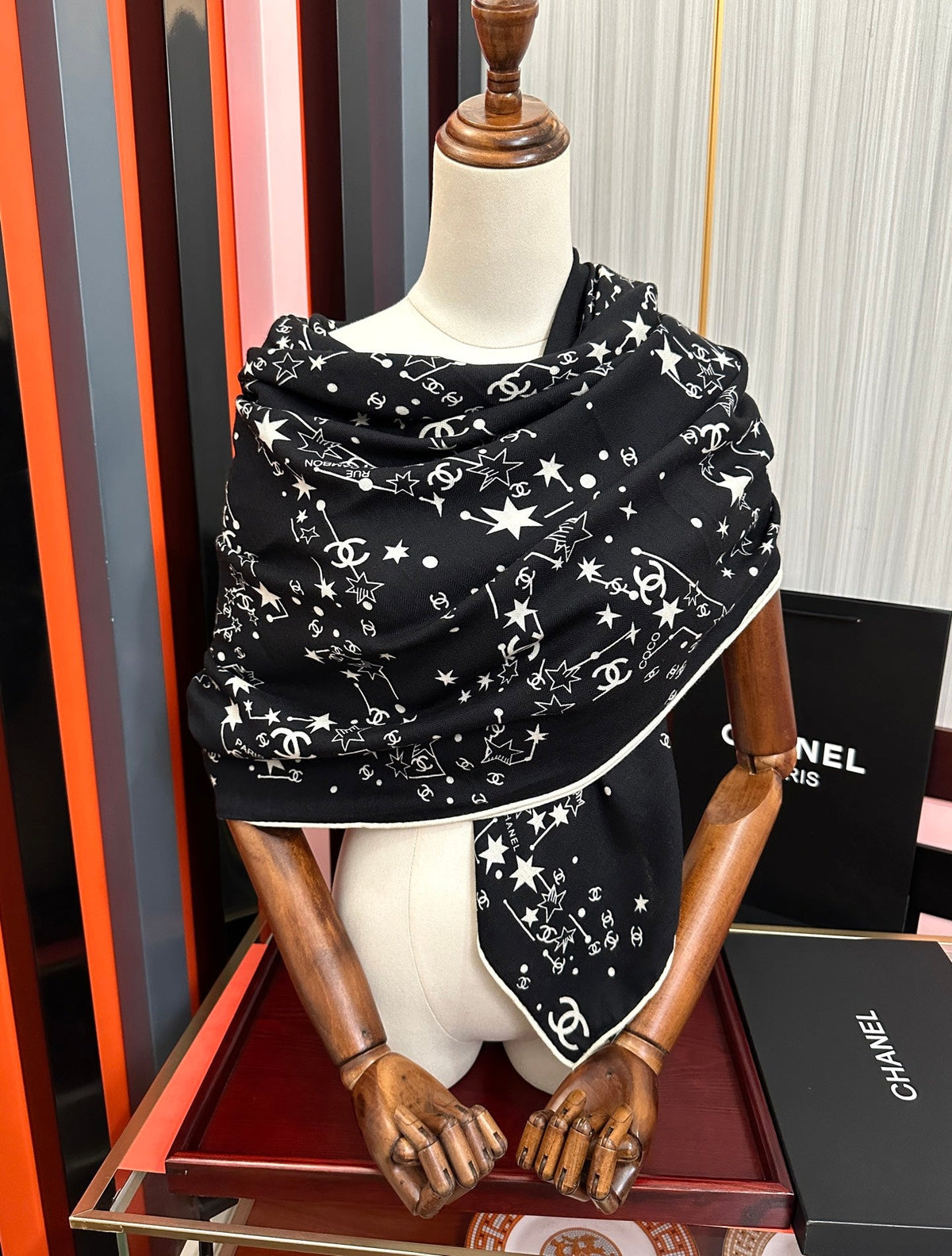 CC 26s Start Scarf 140x140cm Black Cashmere 271201