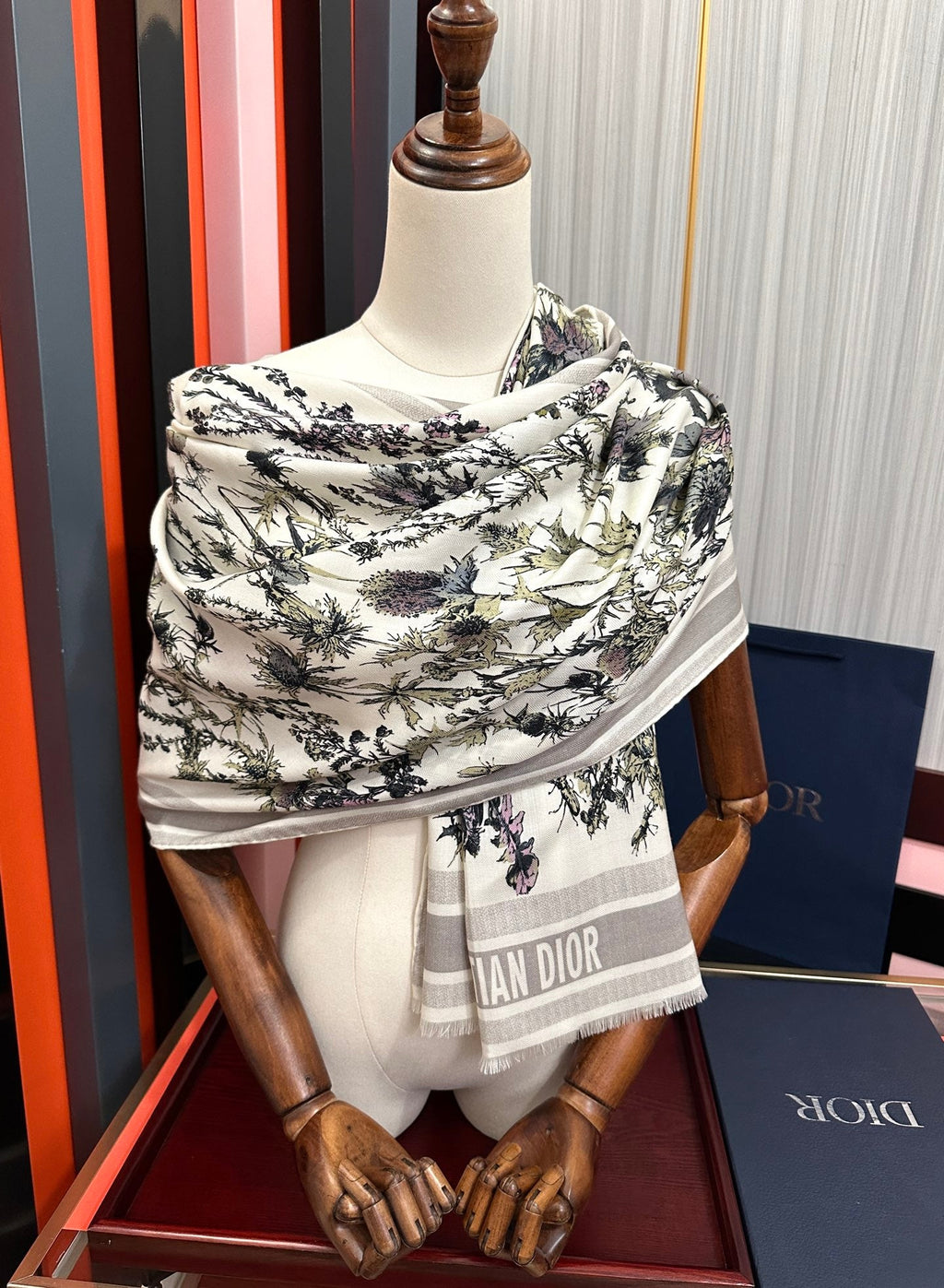 CD Double-Sided Chardons Scarf 185cm White Gray Cashmere 271211