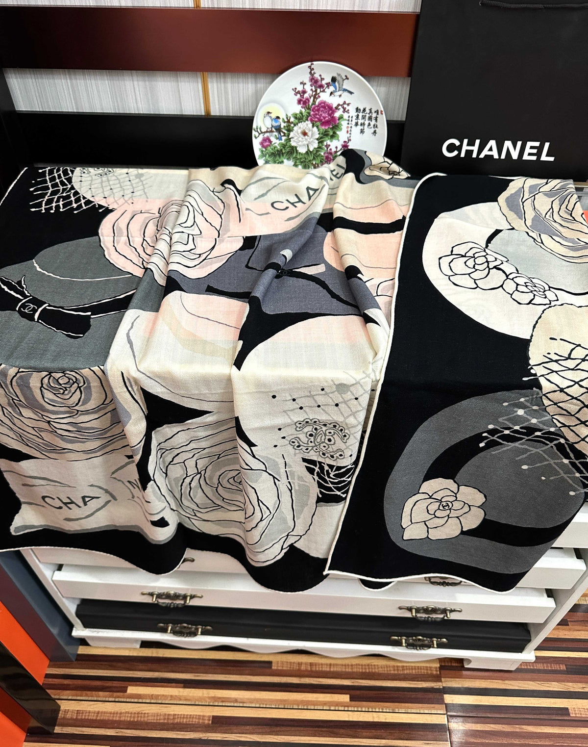 CC 26s Scarf 140 In Cashmere And Silk 439391