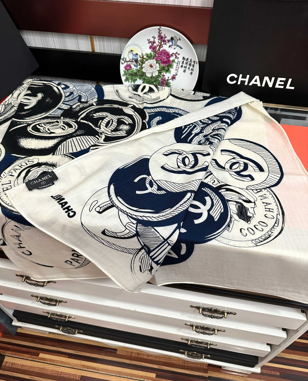 CC 26s Scarf 140 In Cashmere And Silk 449873