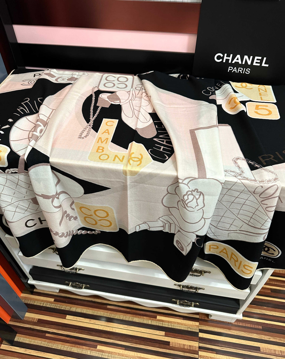CC 26s Scarf 140 In Cashmere And Silk 443191