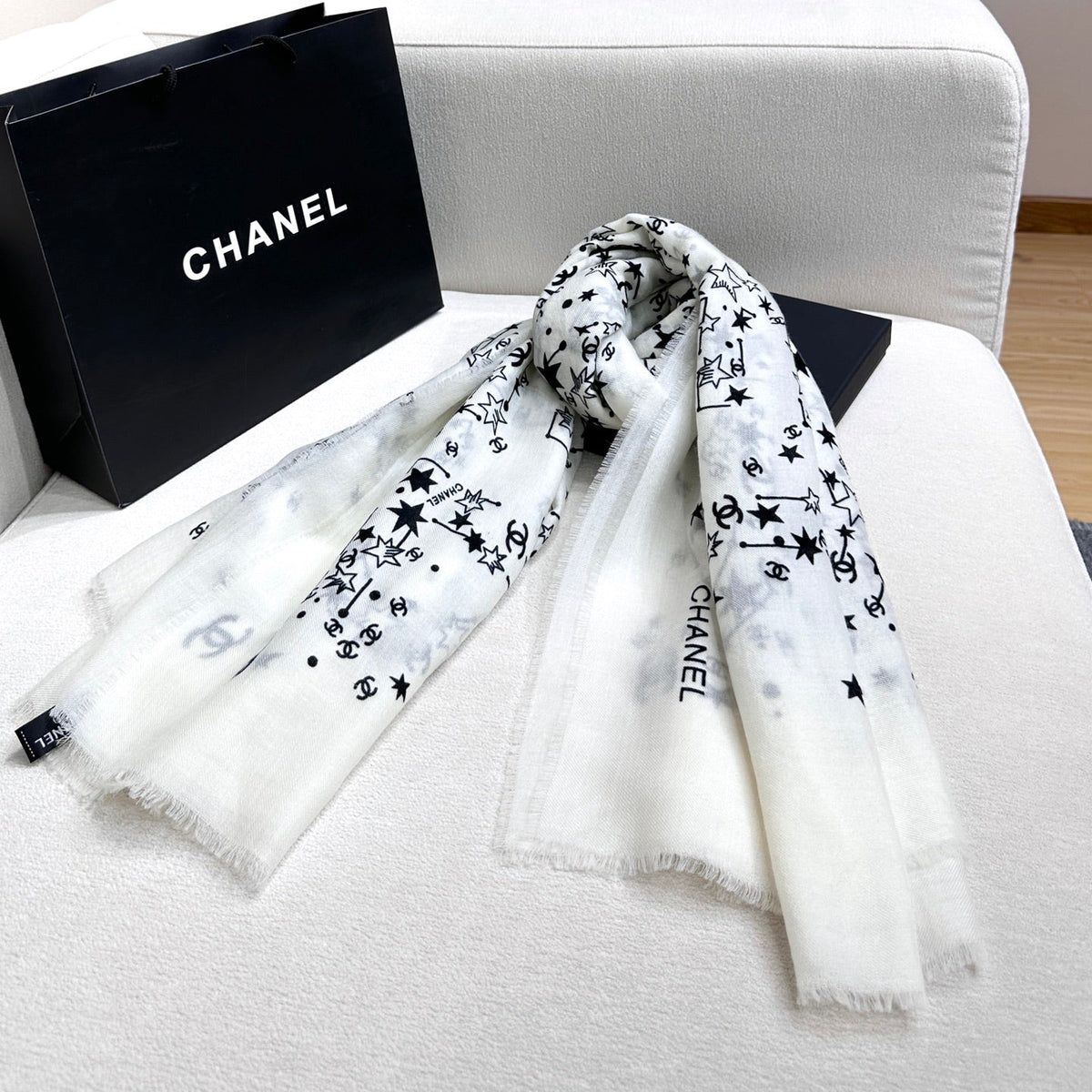 CC 26s Scarf 140 In Cashmere 449724