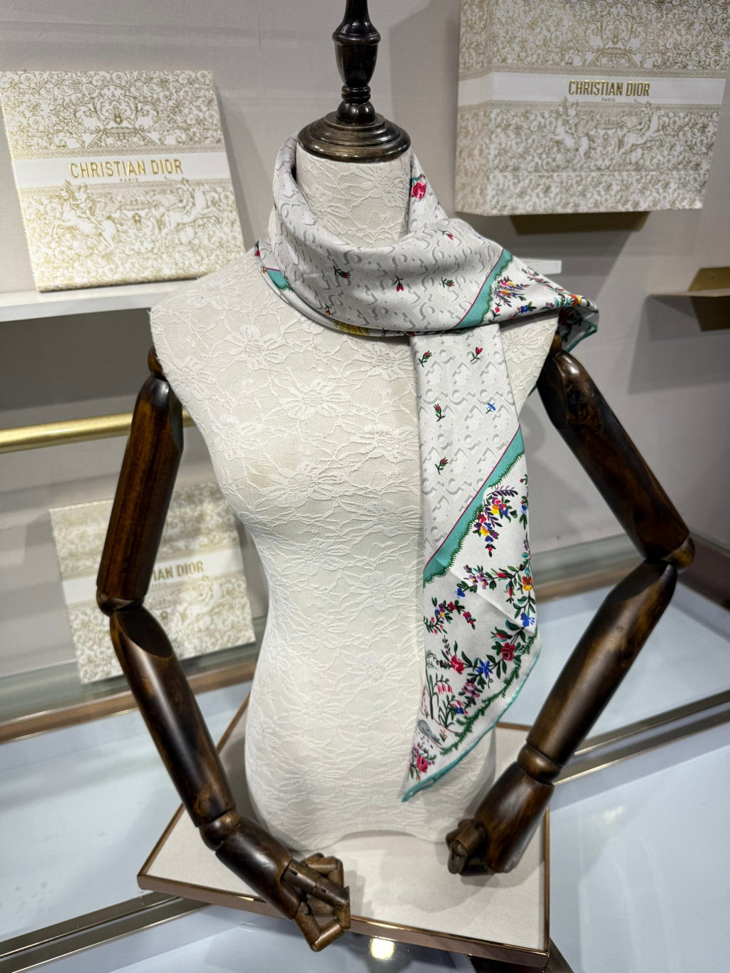 CD Dioramour Revolution Flowers 90 Scarf White Colorful Silk Twill