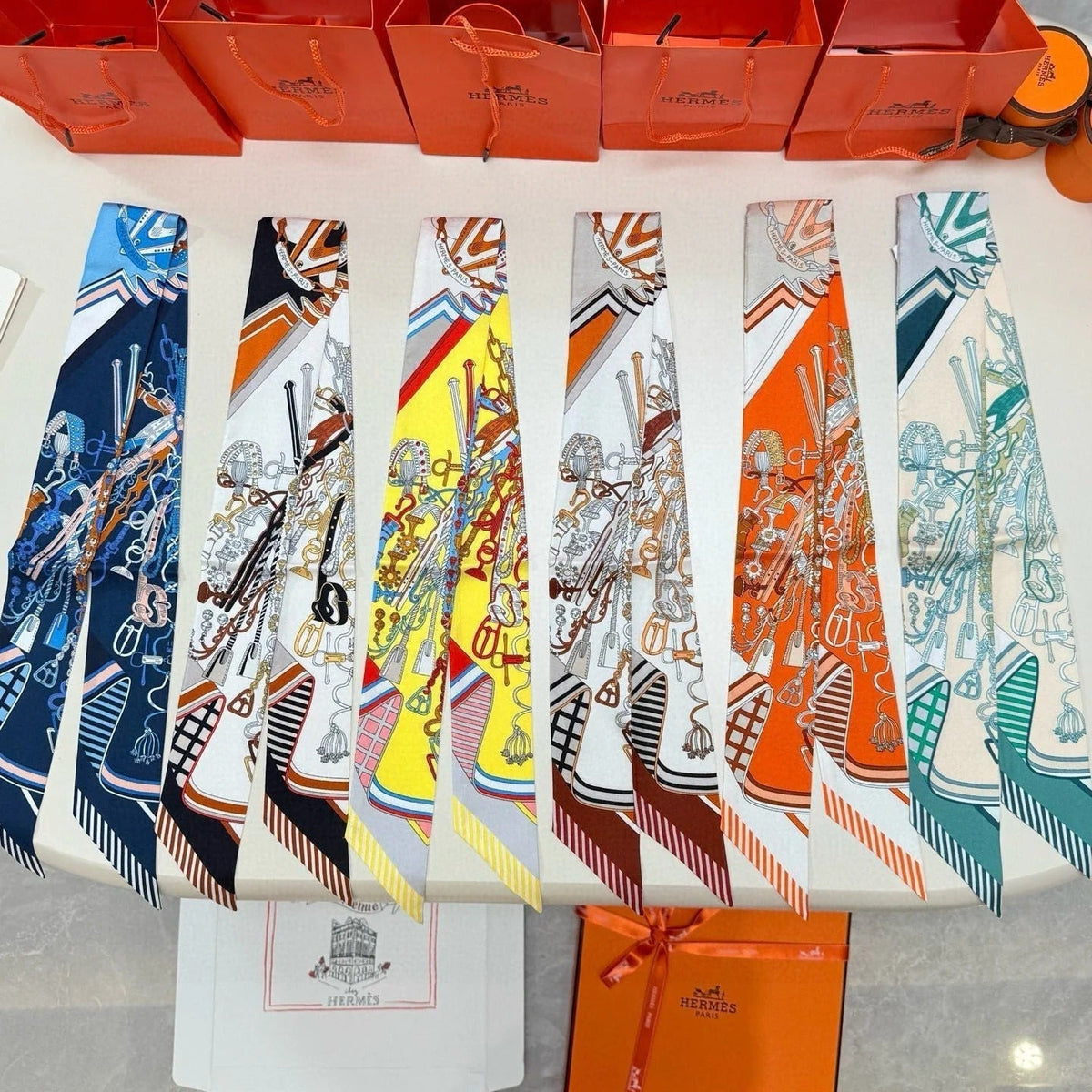 HERMES 25S SCARF 90 IN SILK 853144