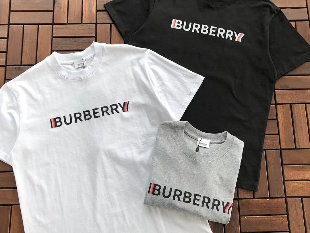 Burberry T-SHIRT