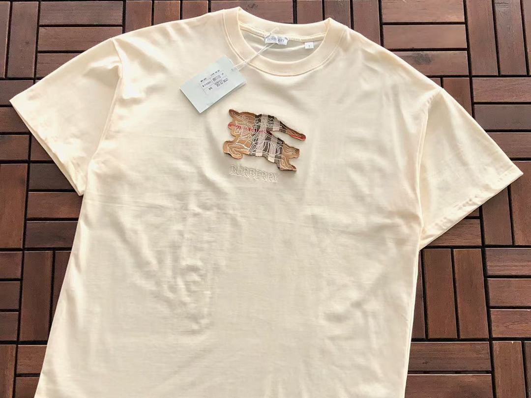 Burberry T-SHIRT