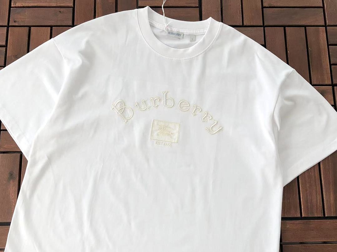 Burberry T-SHIRT