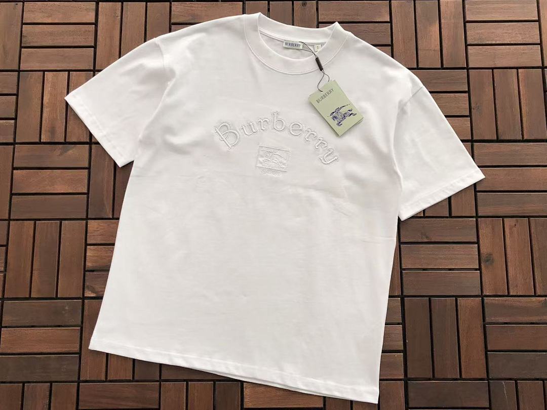 Burberry T-SHIRT