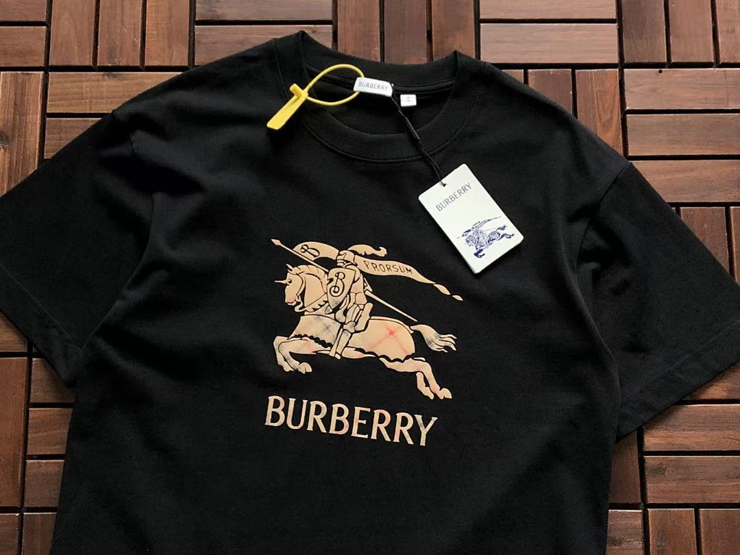 Burberry T-SHIRT