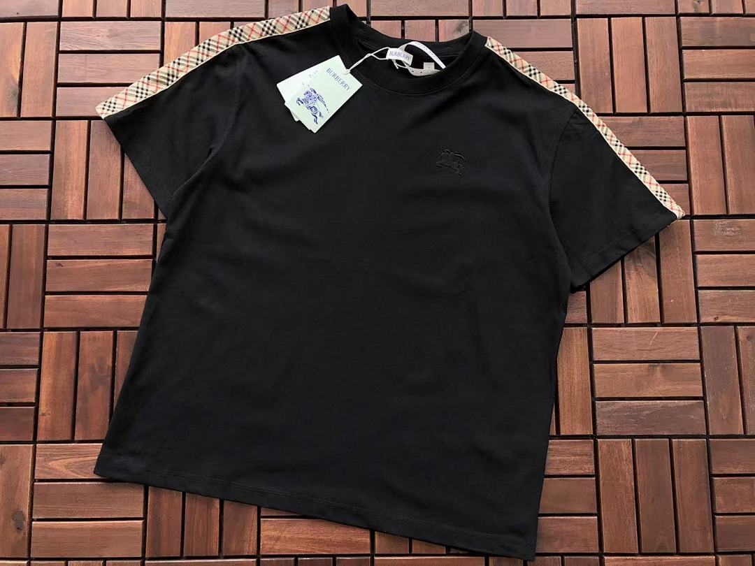 Burberry T-SHIRT