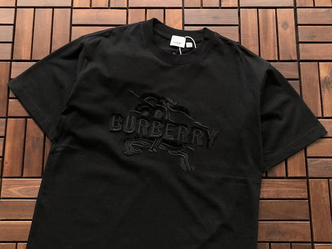 Burberry T-SHIRT