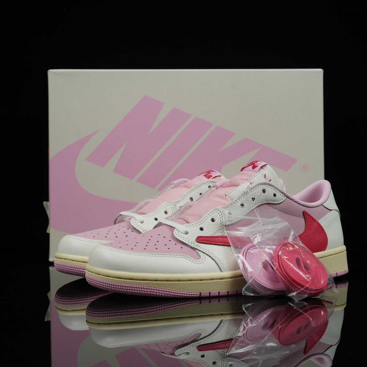 Travis Scott x Air Jordan 1 High Tropical Pink