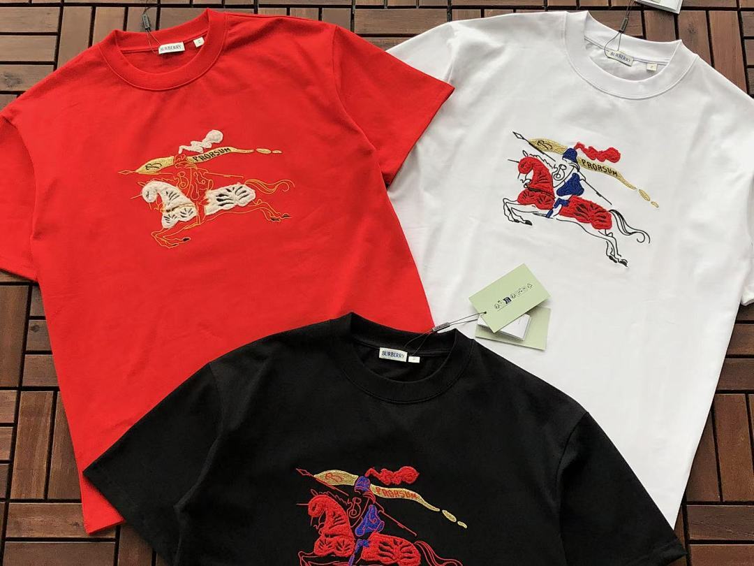Burberry T-SHIRT