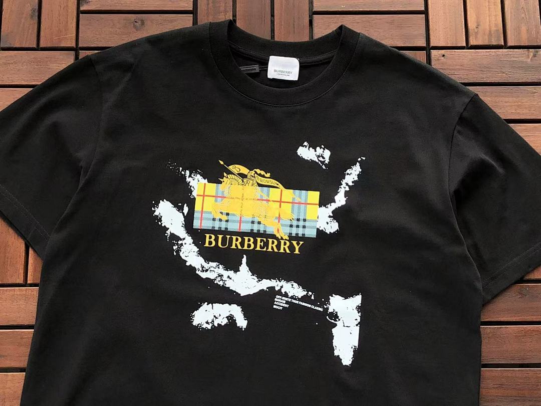 Burberry T-SHIRT