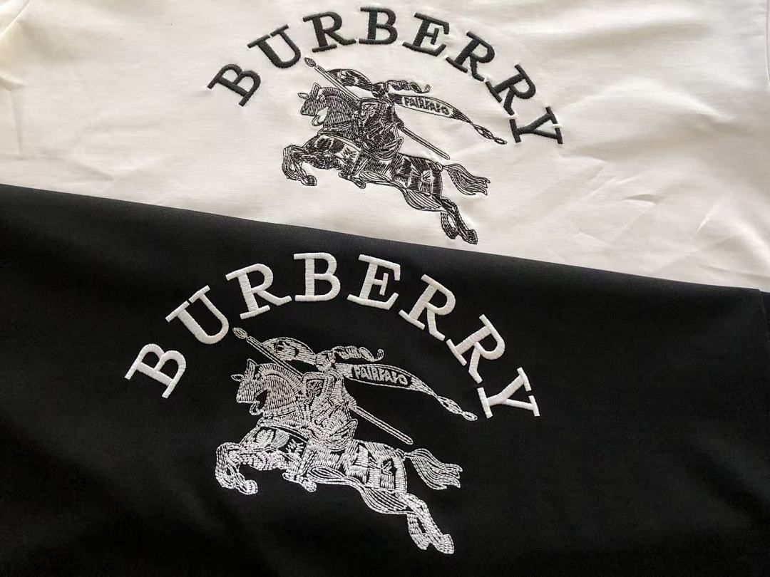 Burberry T-SHIRT