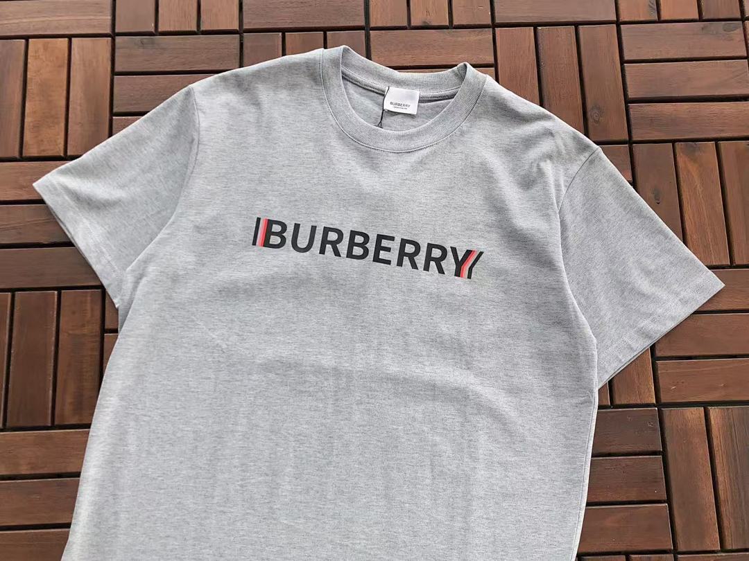 Burberry T-SHIRT