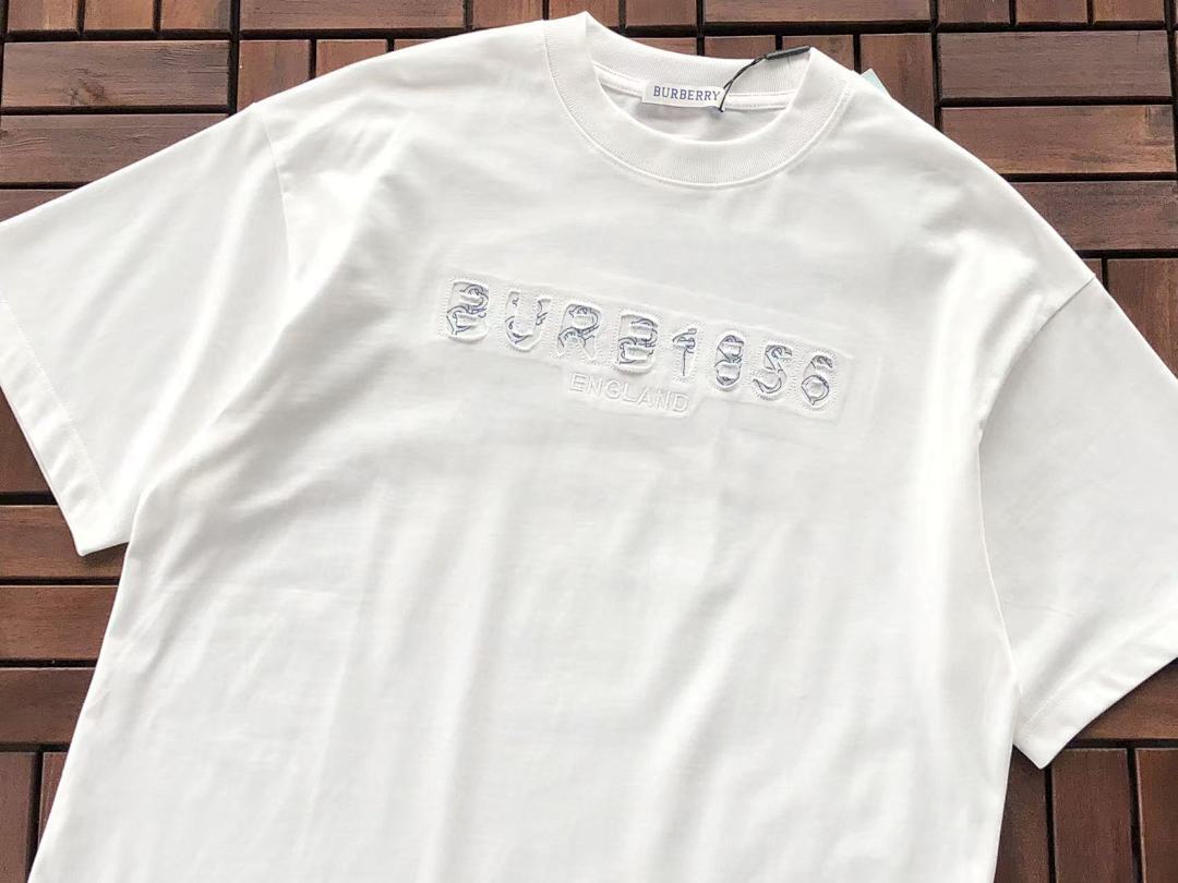 Burberry T-SHIRT
