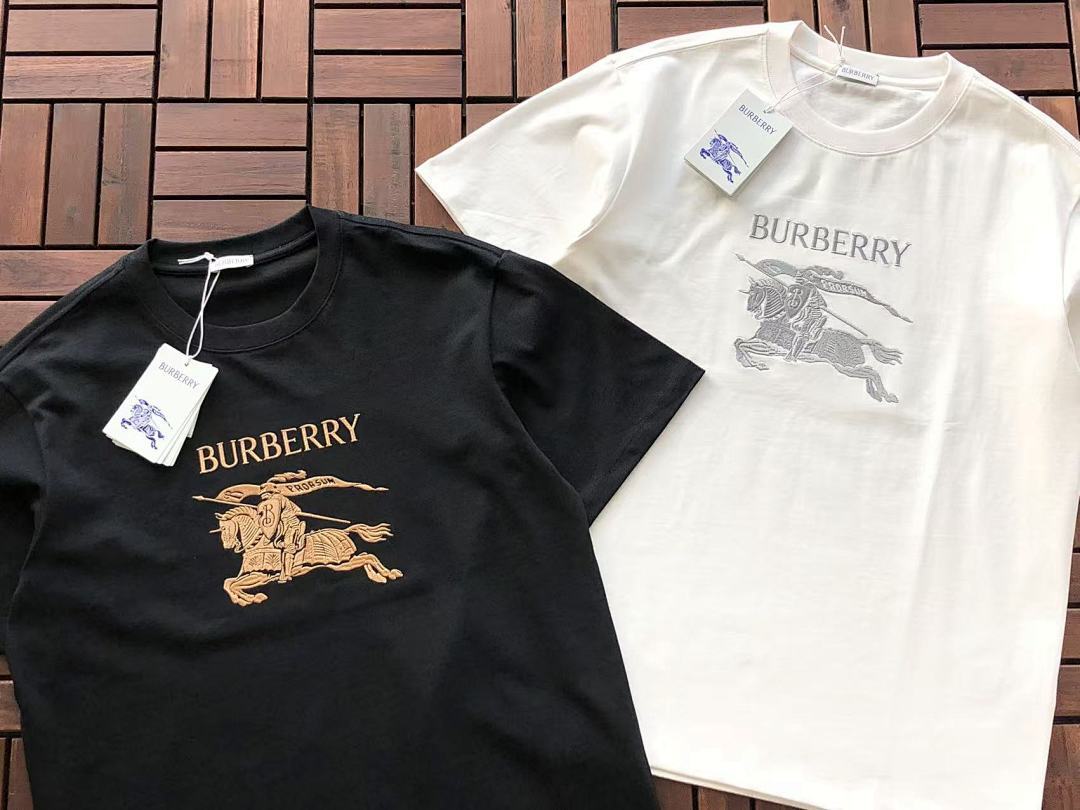 Burberry T-SHIRT