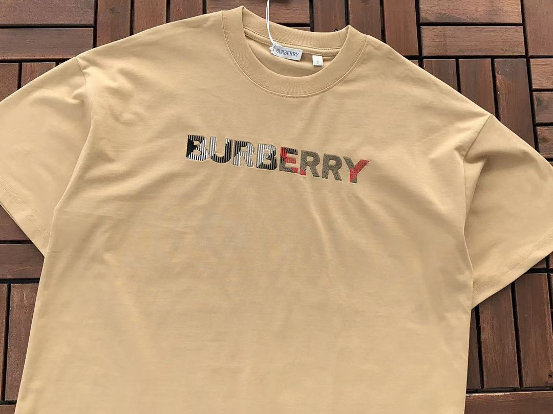 Burberry T-SHIRT
