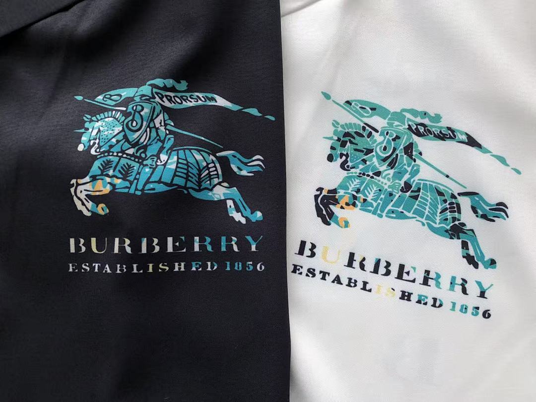 Burberry T-SHIRT