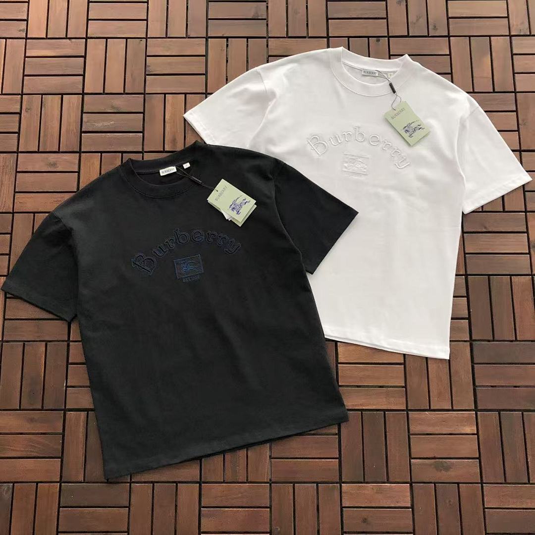 Burberry T-SHIRT