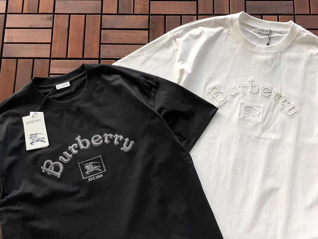 Burberry T-SHIRT