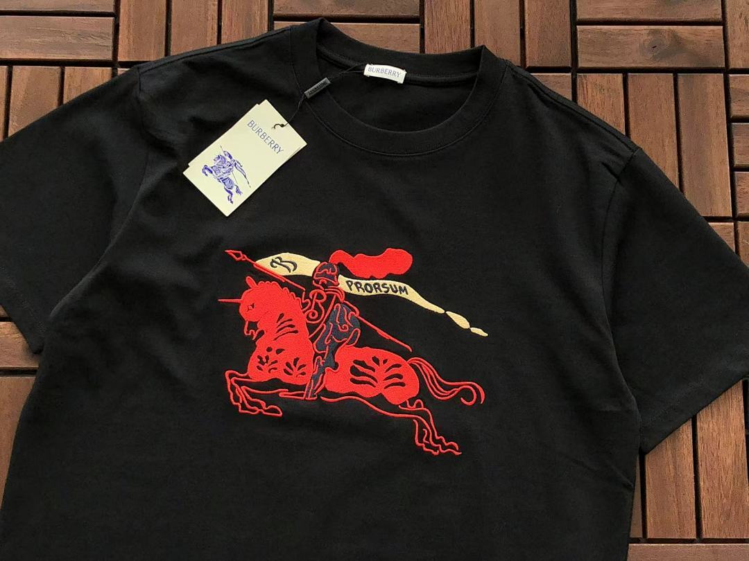 Burberry T-SHIRT