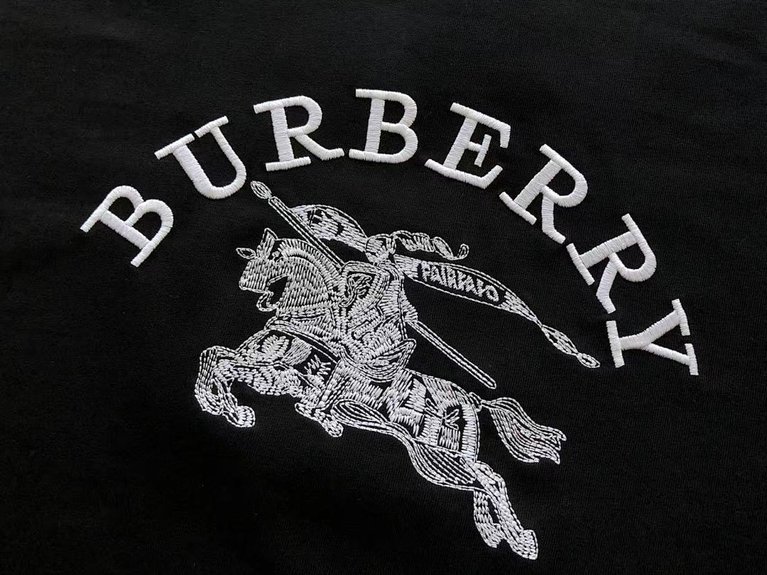 Burberry T-SHIRT