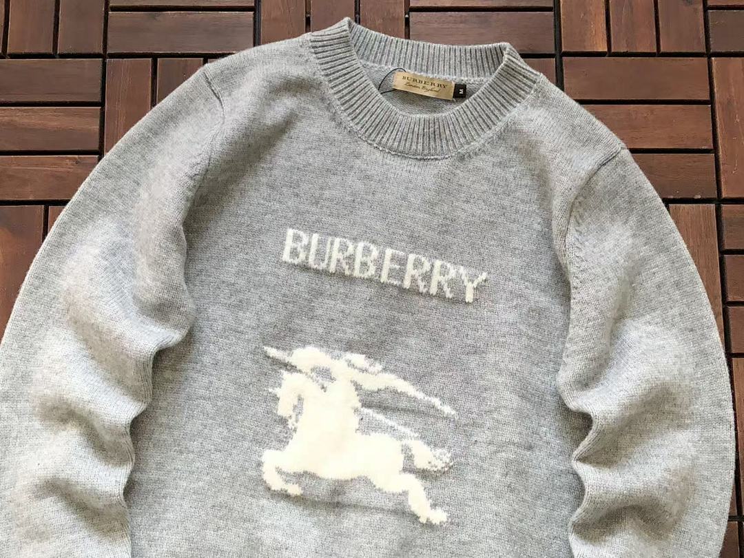 Burberry SWEATER