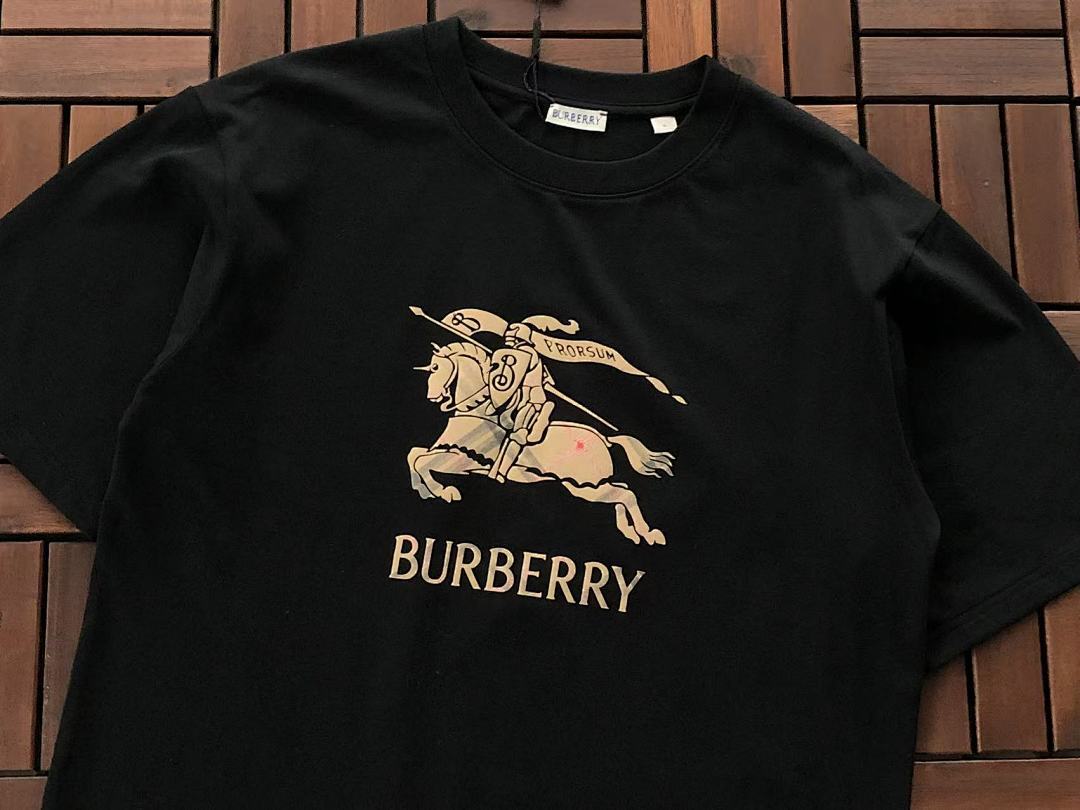 Burberry T-Shirt
