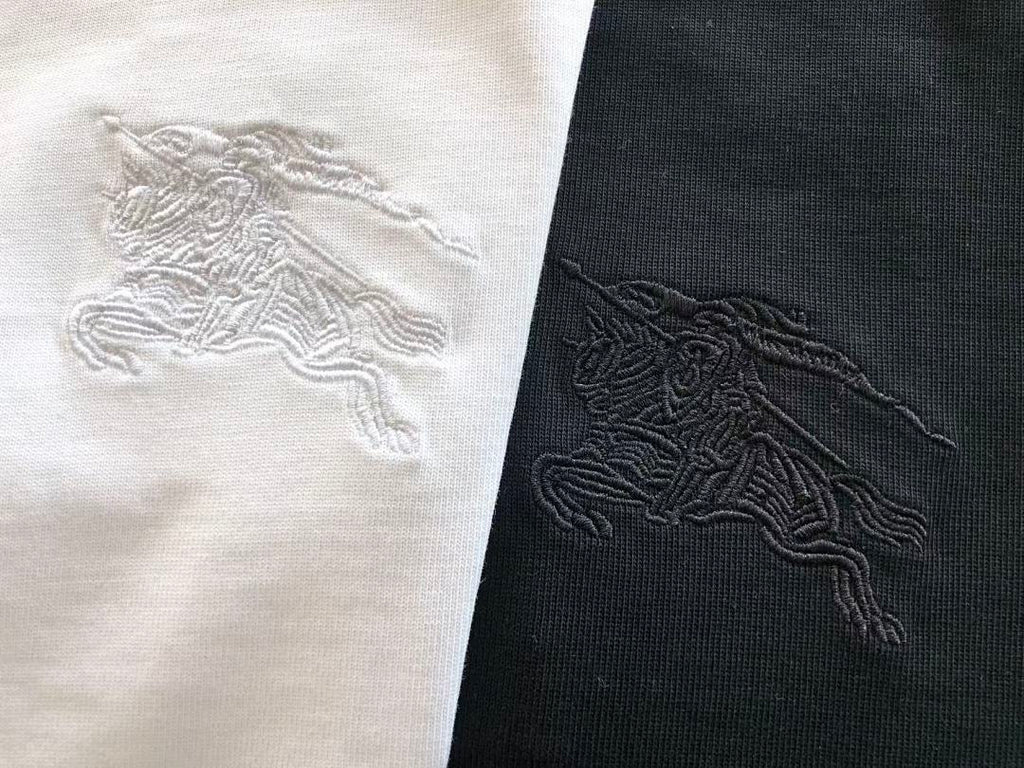 Burberry T-SHIRT