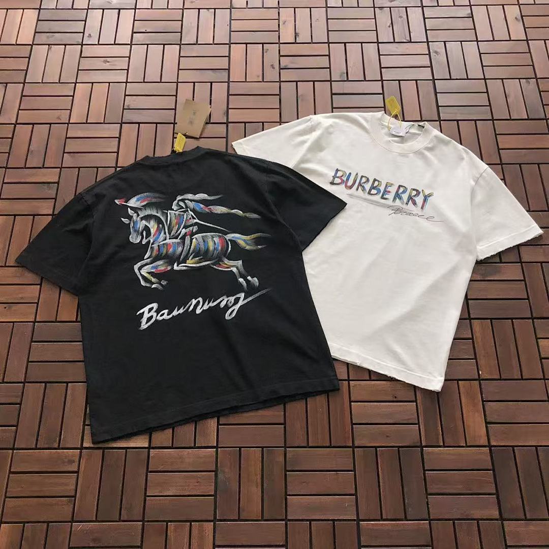Burberry T-SHIRT