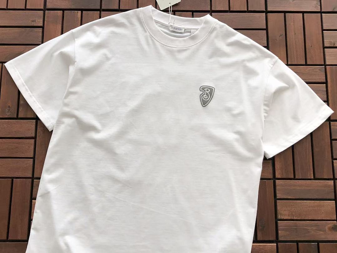 Burberry T-SHIRT