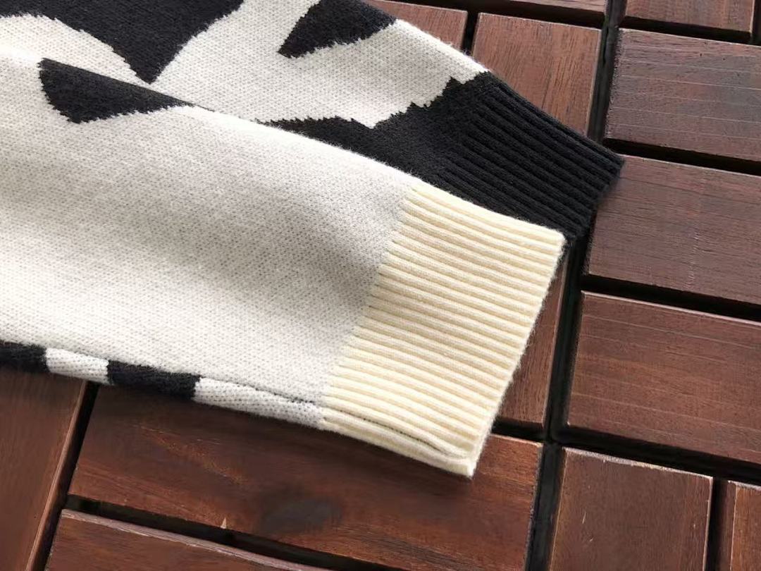 Burberry SWEATER