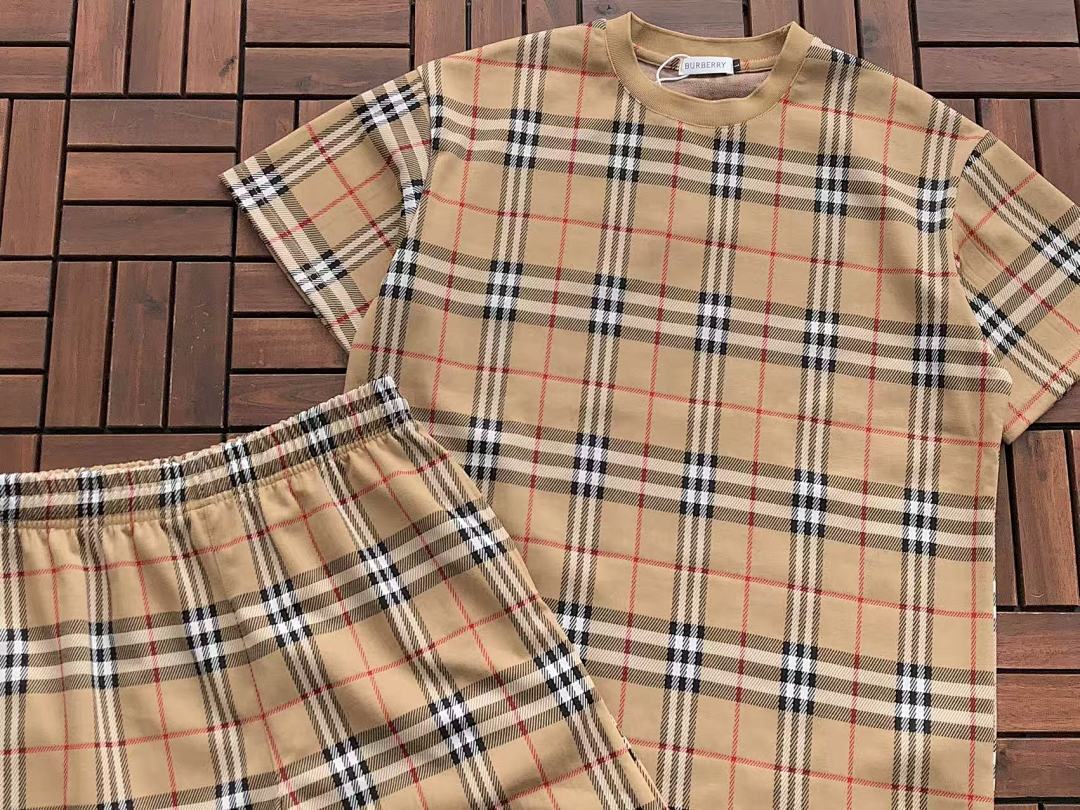 Burberry T-SHIRT
