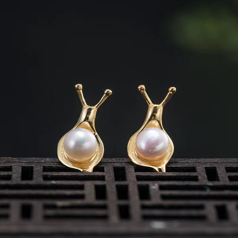 Snail Stud Earrings-925 Silver Natural Pearl