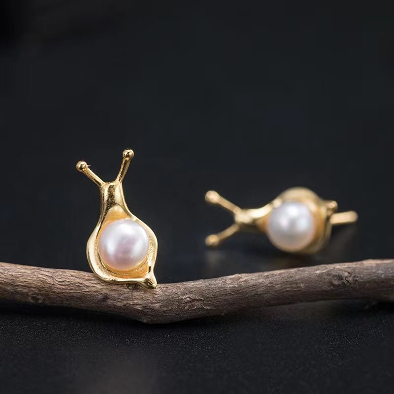 Snail Stud Earrings-925 Silver Natural Pearl
