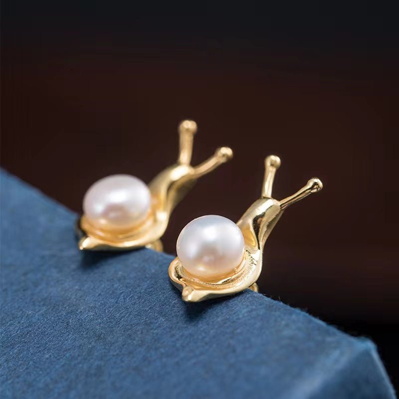 Snail Stud Earrings-925 Silver Natural Pearl