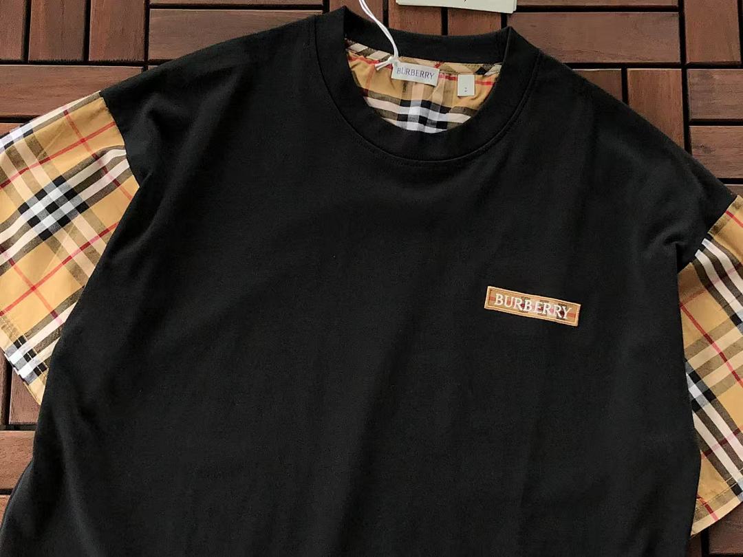 Burberry T-SHIRT
