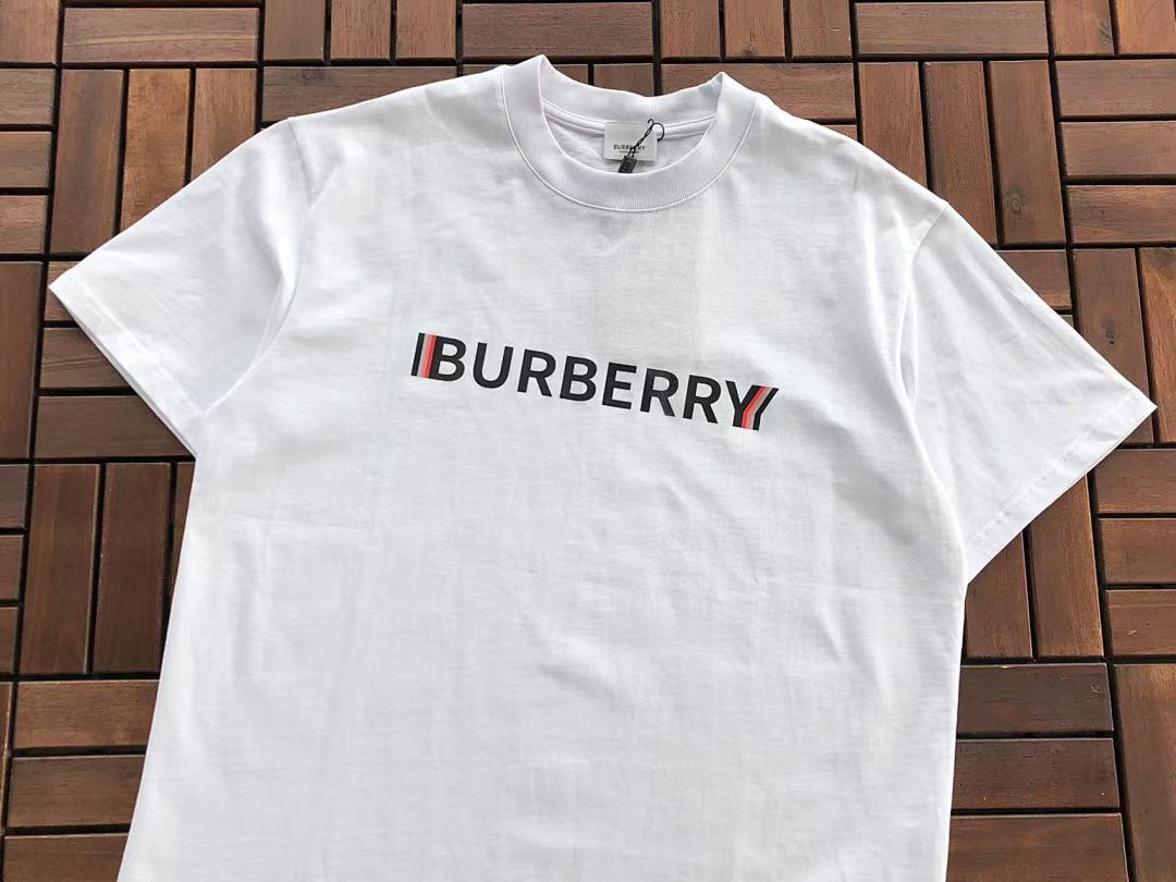 Burberry T-SHIRT