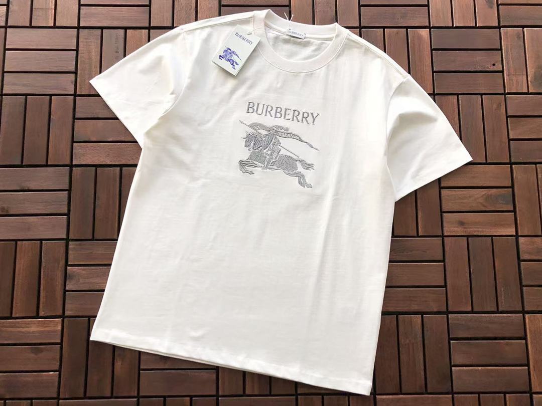 Burberry T-SHIRT