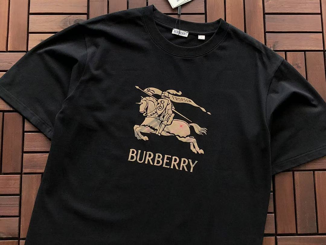 Burberry T-Shirt