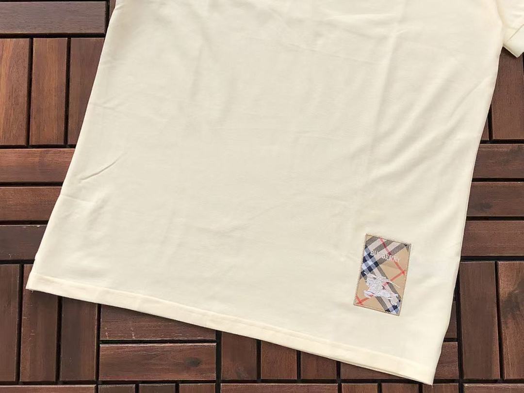Burberry T-Shirt